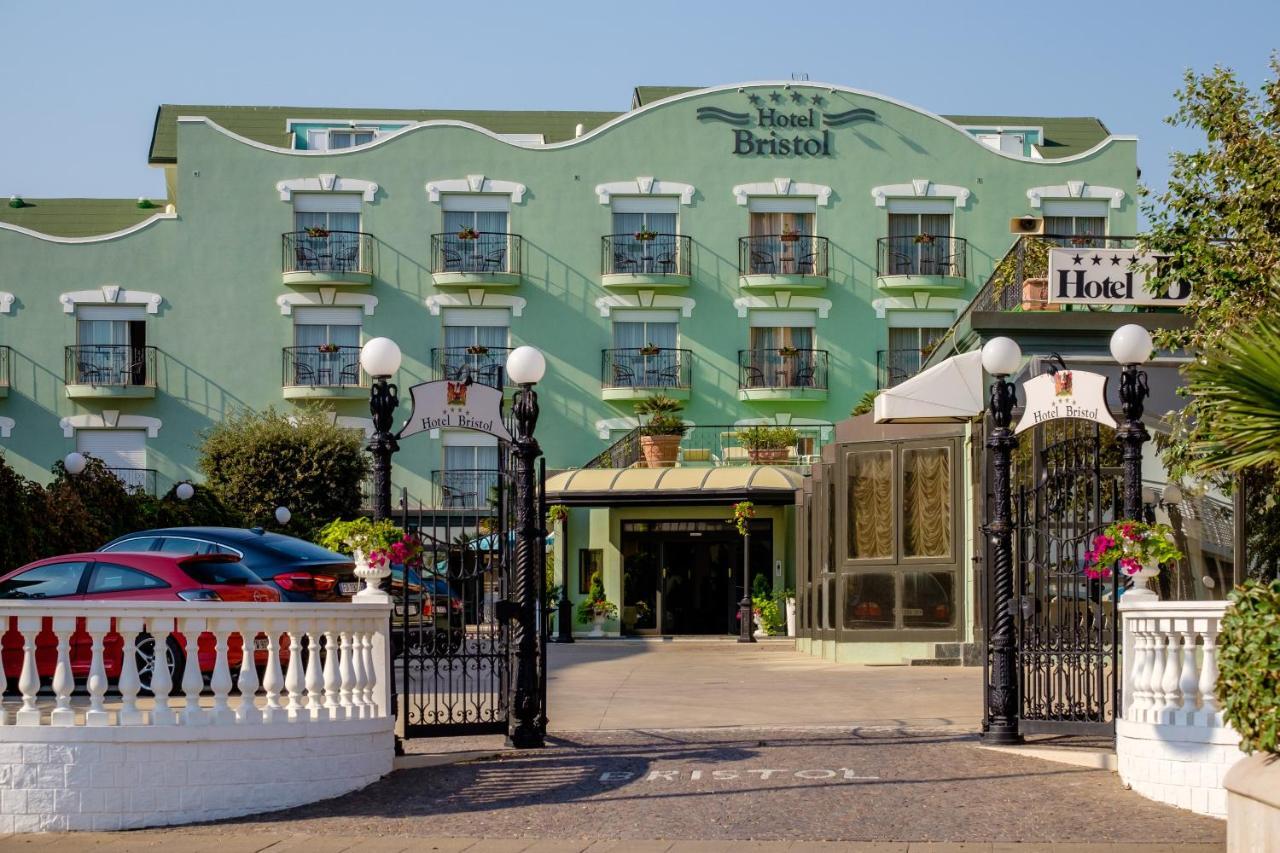 Hotel Bristol Bellaria-Igea Marina Bagian luar foto