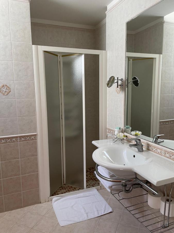 Hotel Bristol Bellaria-Igea Marina Bagian luar foto