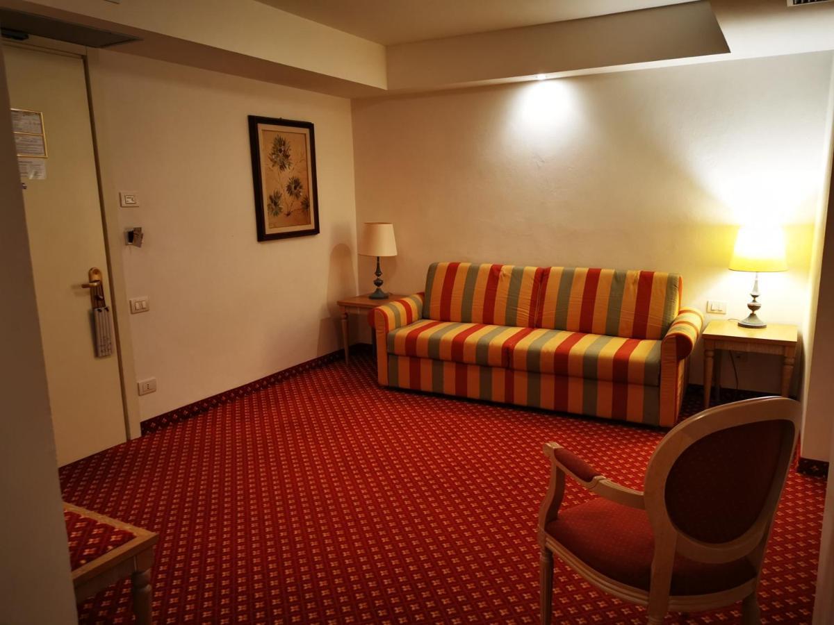 Hotel Bristol Bellaria-Igea Marina Bagian luar foto