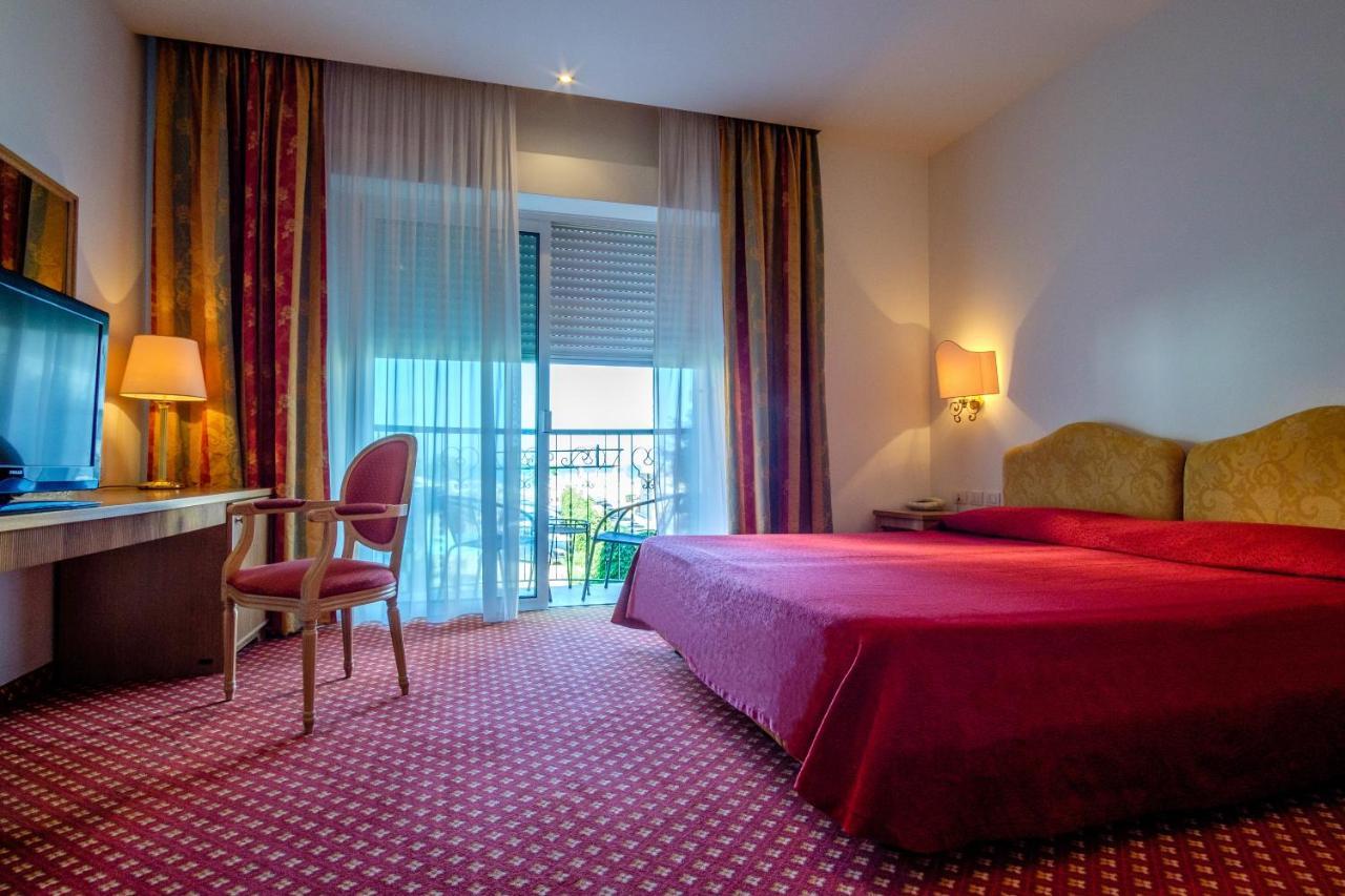 Hotel Bristol Bellaria-Igea Marina Bagian luar foto