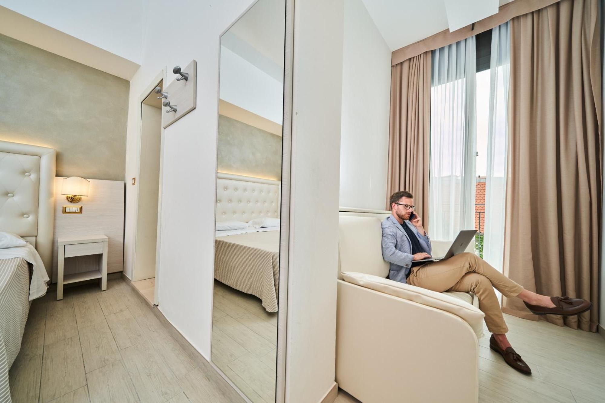 Hotel Bristol Bellaria-Igea Marina Bagian luar foto