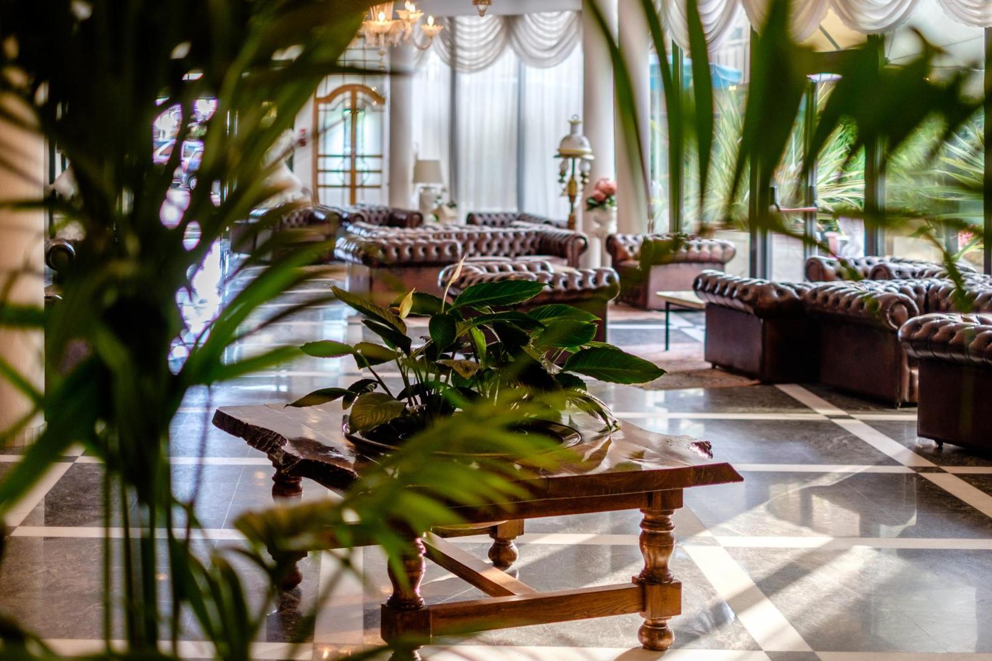 Hotel Bristol Bellaria-Igea Marina Bagian luar foto