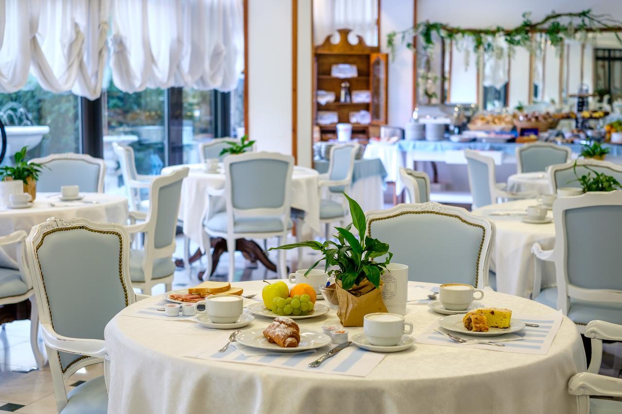 Hotel Bristol Bellaria-Igea Marina Bagian luar foto