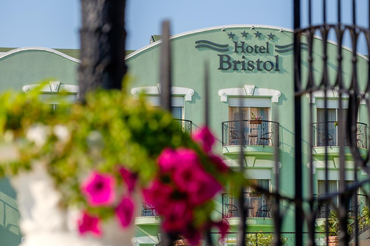 Hotel Bristol Bellaria-Igea Marina Bagian luar foto